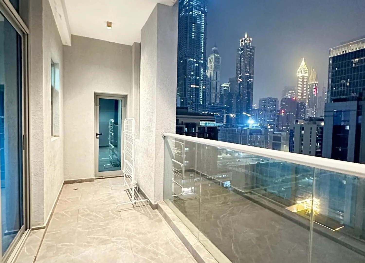Alphatel Hostel - Dubai World Trade Centre