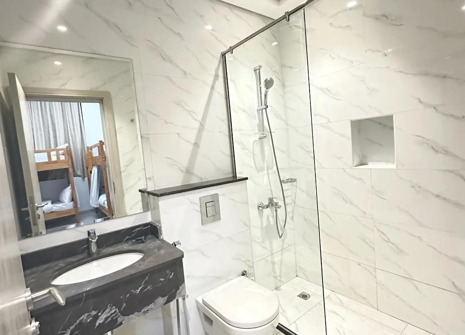 Alphatel Hostel - Dubai World Trade Centre United Arab Emirates